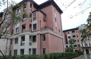 Corner-of-a-villa